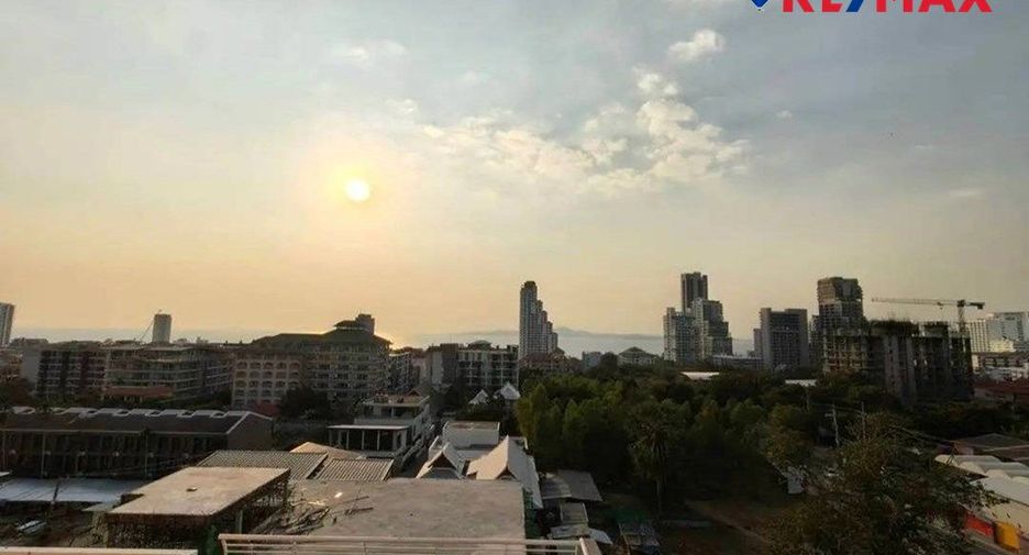 For sale 2 ベッドルーム condo in Bang Lamung, Chonburi