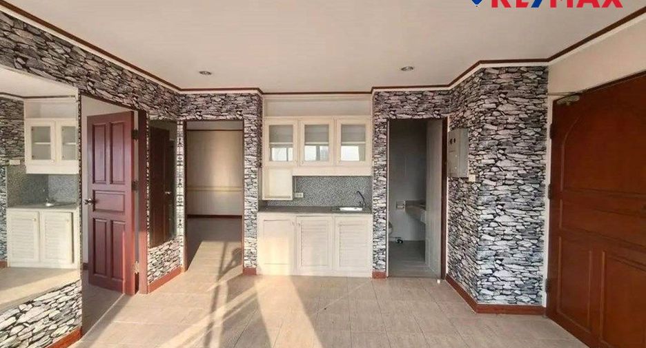 For sale 2 ベッドルーム condo in Bang Lamung, Chonburi