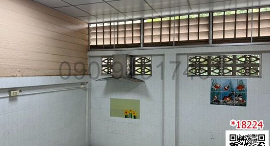 For rent 4 bedrooms townhouse in Bang Bon, Bangkok