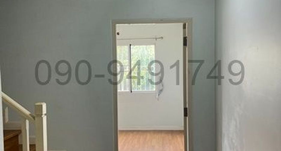 For rent 4 bedrooms townhouse in Bang Bon, Bangkok