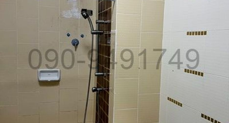 For rent 4 bedrooms townhouse in Bang Bon, Bangkok