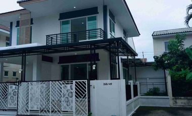 Haus zum Kauf mit 3 Zimmer in Khlong Sam Wa, Bangkok
