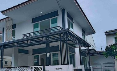 Haus zum Kauf mit 3 Zimmer in Khlong Sam Wa, Bangkok