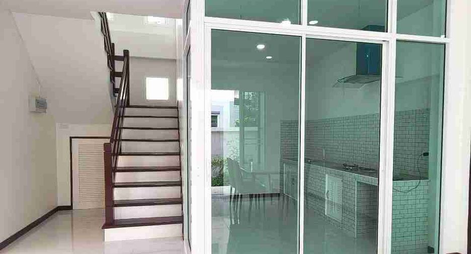 Haus zum Kauf mit 3 Zimmer in Khlong Sam Wa, Bangkok
