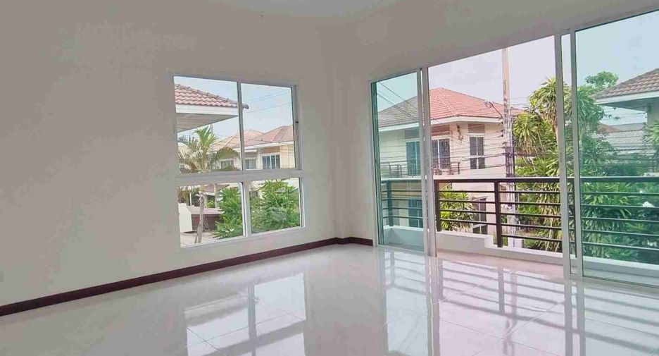 Haus zum Kauf mit 3 Zimmer in Khlong Sam Wa, Bangkok