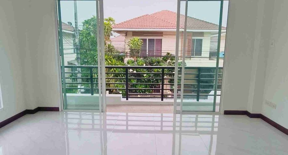Haus zum Kauf mit 3 Zimmer in Khlong Sam Wa, Bangkok