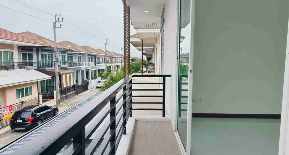 Haus zum Kauf mit 3 Zimmer in Khlong Sam Wa, Bangkok