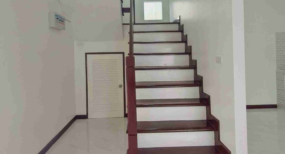 Haus zum Kauf mit 3 Zimmer in Khlong Sam Wa, Bangkok