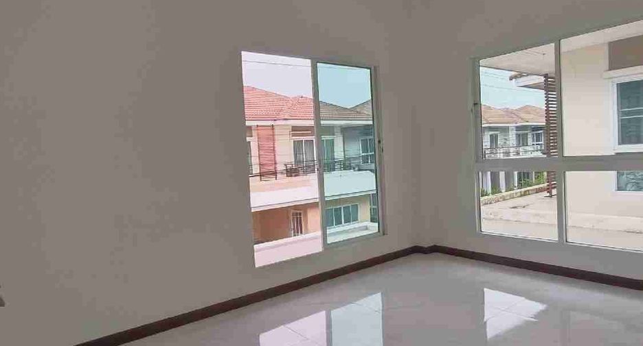 Haus zum Kauf mit 3 Zimmer in Khlong Sam Wa, Bangkok