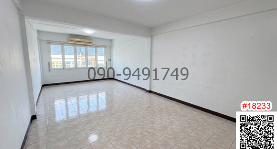 For sale 2 bedrooms retail Space in Khan Na Yao, Bangkok