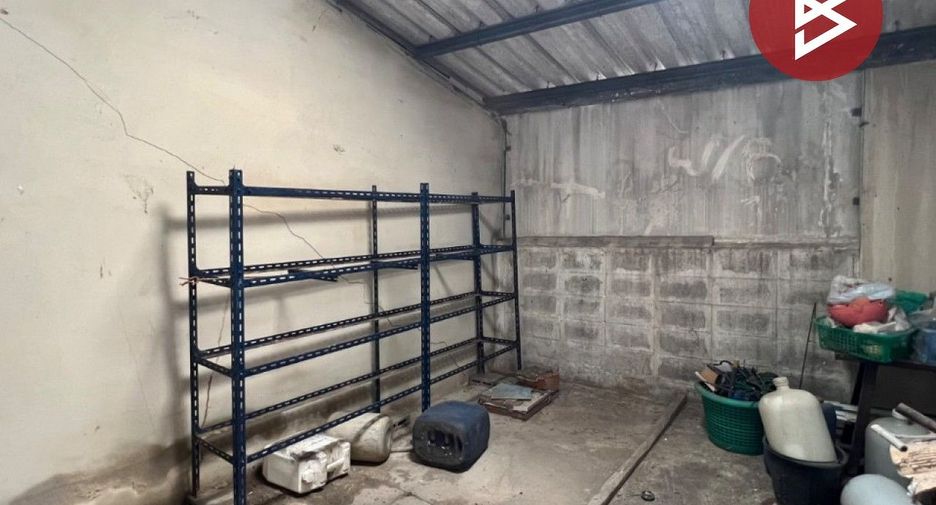 For sale 2 bedrooms townhouse in Sam Phran, Nakhon Pathom
