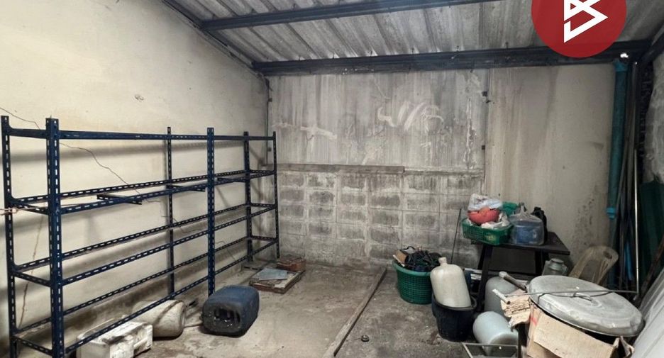 For sale 2 bedrooms townhouse in Sam Phran, Nakhon Pathom