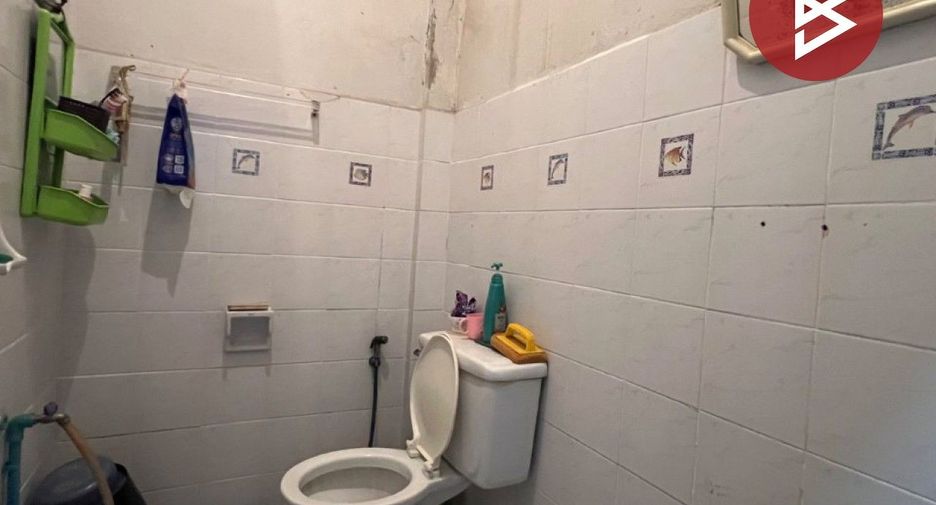 For sale 2 bedrooms townhouse in Sam Phran, Nakhon Pathom
