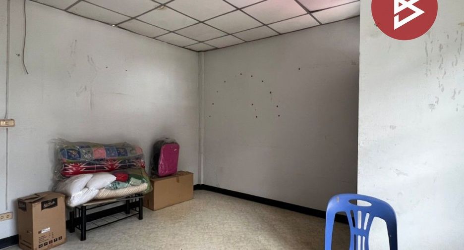 For sale 2 bedrooms townhouse in Sam Phran, Nakhon Pathom