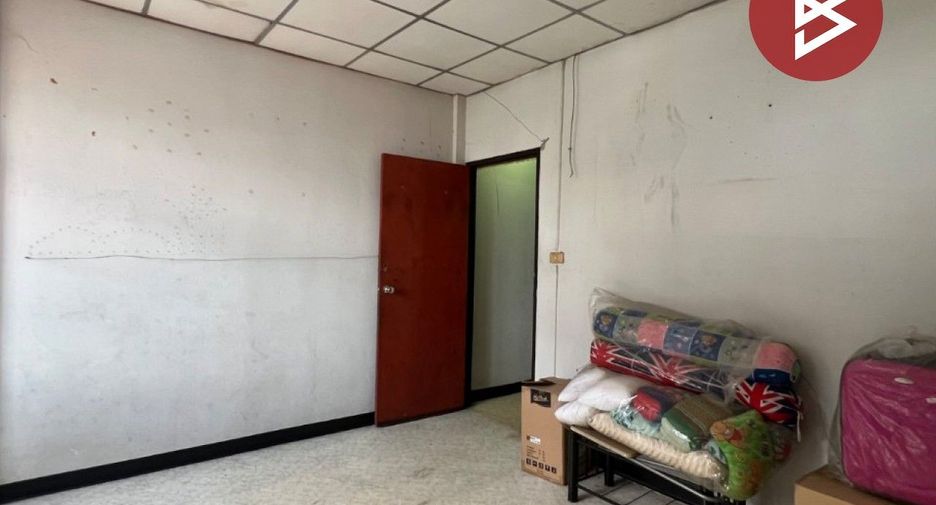 For sale 2 bedrooms townhouse in Sam Phran, Nakhon Pathom