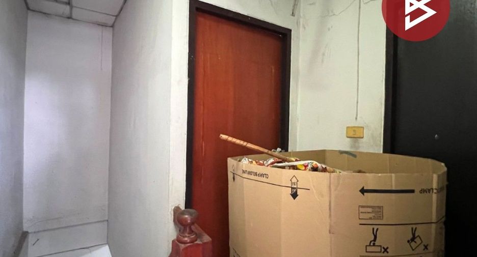 For sale 2 bedrooms townhouse in Sam Phran, Nakhon Pathom