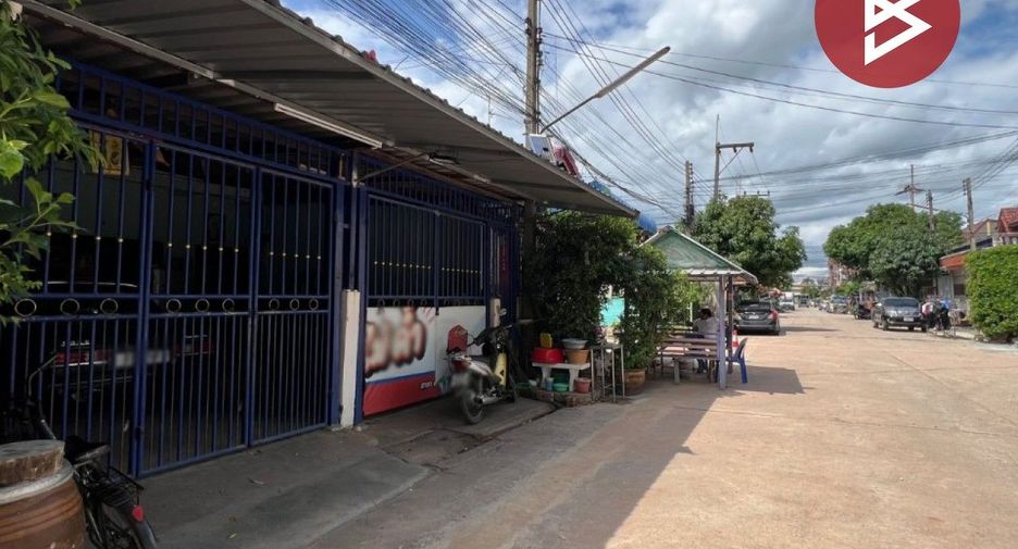 For sale 2 bedrooms townhouse in Sam Phran, Nakhon Pathom
