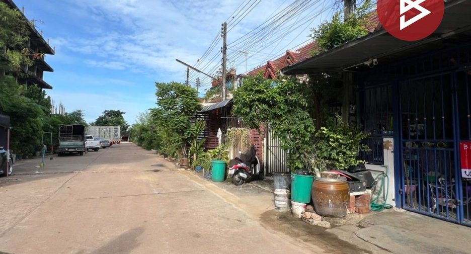 For sale 2 bedrooms townhouse in Sam Phran, Nakhon Pathom