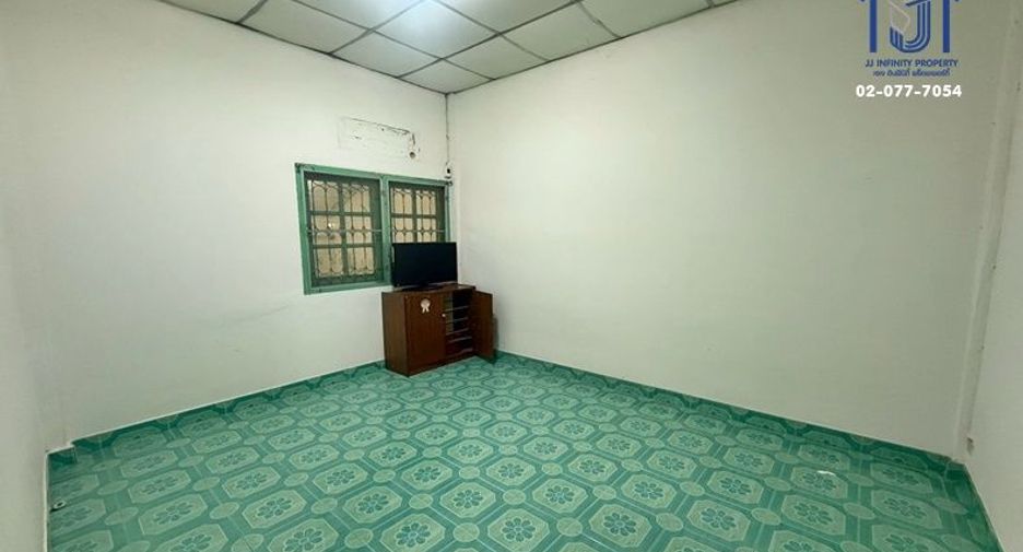 Casa adosada en venta de 2 habitaciones en Bueng Kum, Bangkok