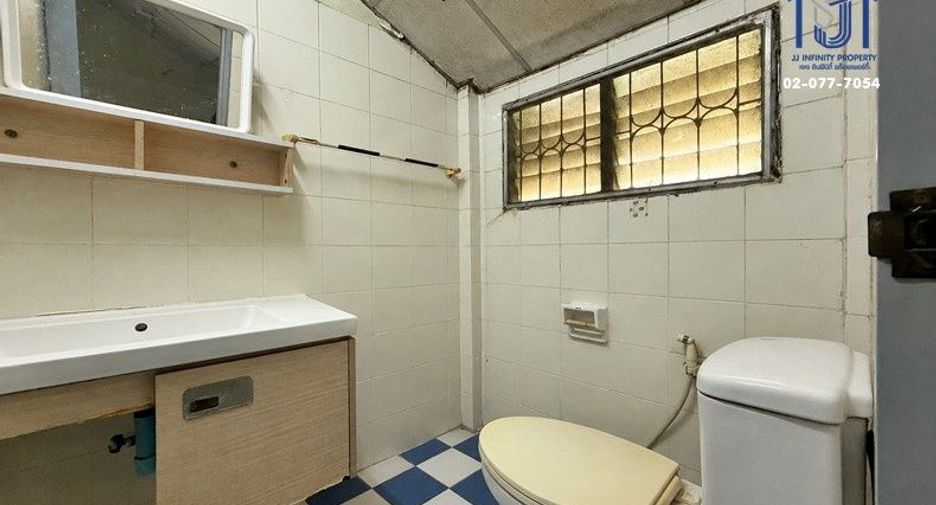 Casa adosada en venta de 2 habitaciones en Bueng Kum, Bangkok