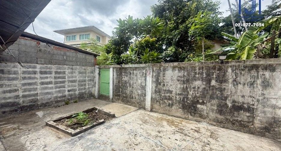 Casa adosada en venta de 2 habitaciones en Bueng Kum, Bangkok