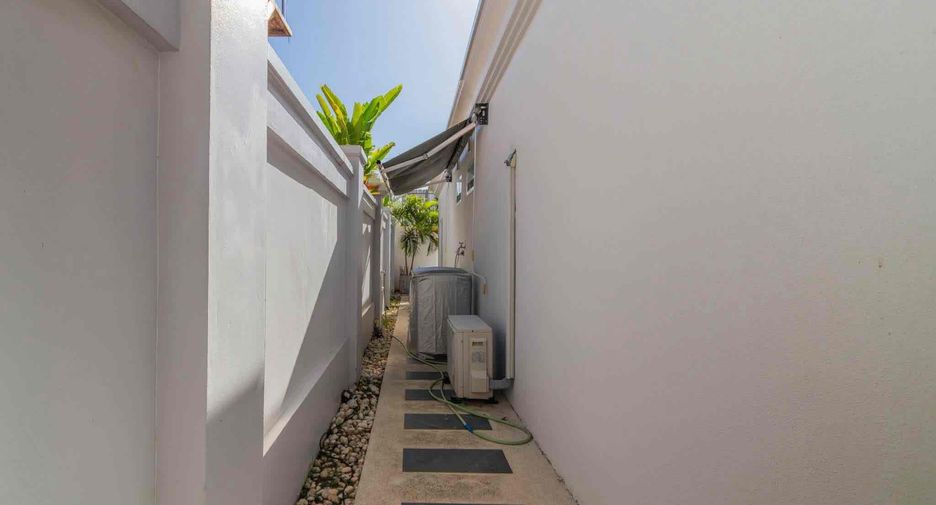 For rent 5 bedrooms villa in Bang Lamung, Chonburi