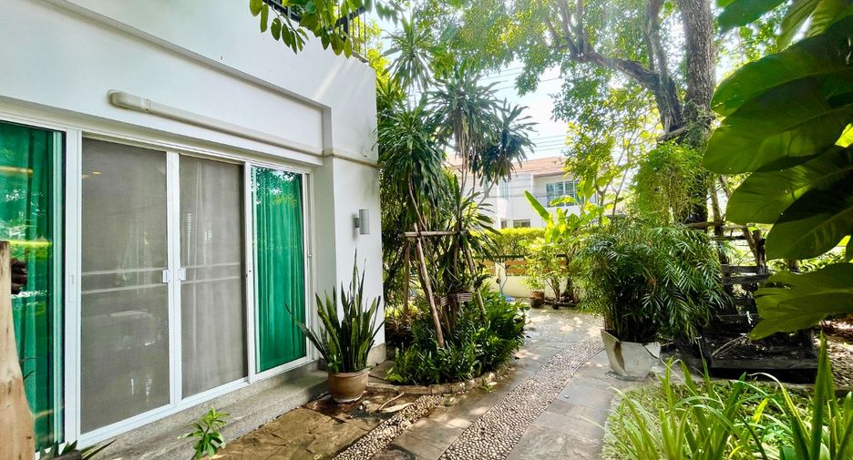 Haus zum Kauf mit 3 Zimmer in Lat Phrao, Bangkok