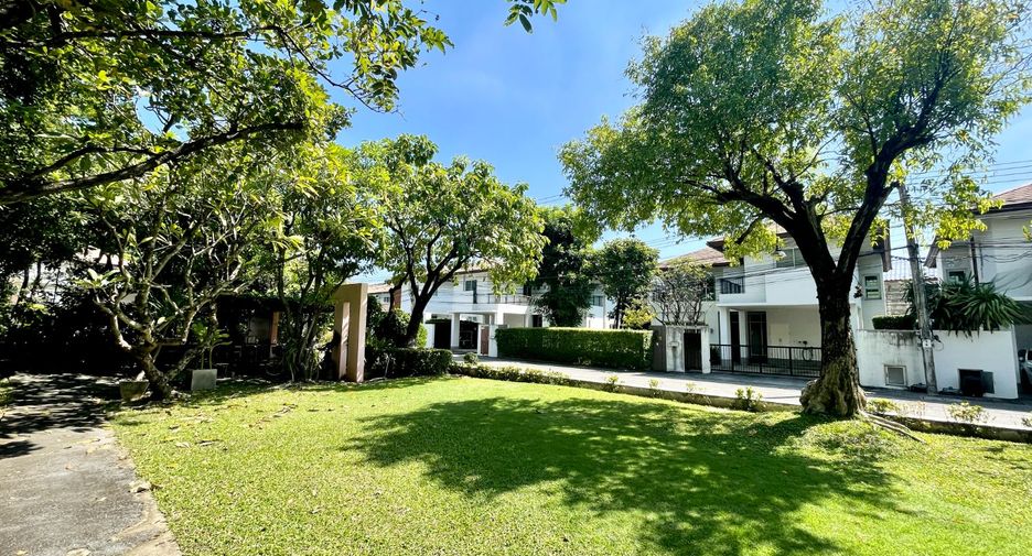 Haus zum Kauf mit 3 Zimmer in Lat Phrao, Bangkok
