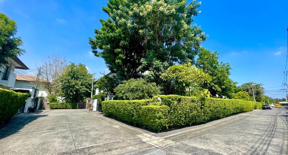 Haus zum Kauf mit 3 Zimmer in Lat Phrao, Bangkok