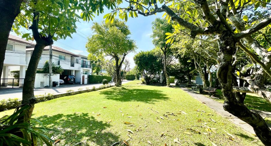 Haus zum Kauf mit 3 Zimmer in Lat Phrao, Bangkok