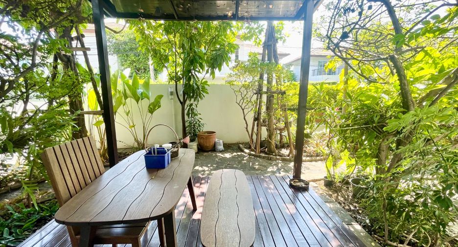 Haus zum Kauf mit 3 Zimmer in Lat Phrao, Bangkok