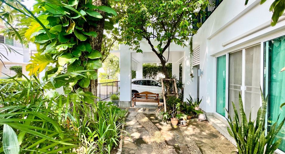 Haus zum Kauf mit 3 Zimmer in Lat Phrao, Bangkok