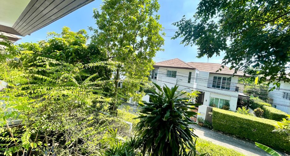 Haus zum Kauf mit 3 Zimmer in Lat Phrao, Bangkok