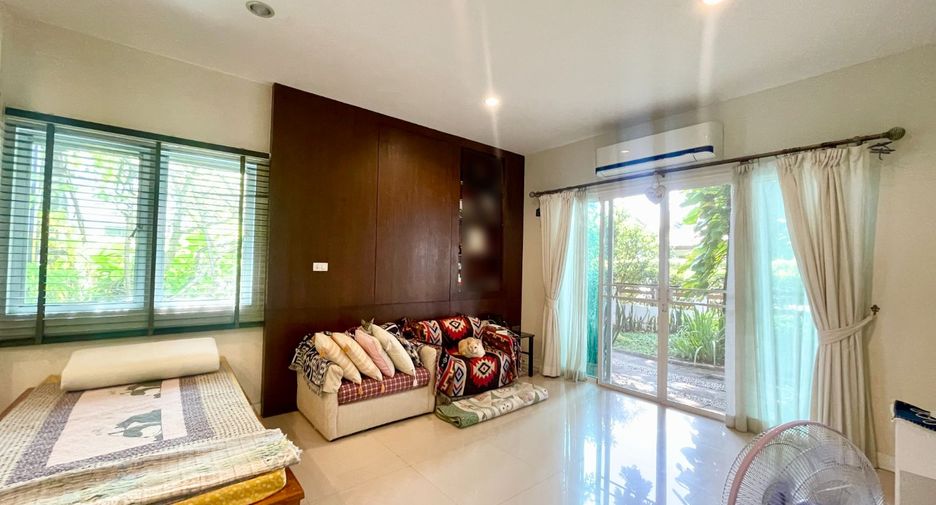 Haus zum Kauf mit 3 Zimmer in Lat Phrao, Bangkok