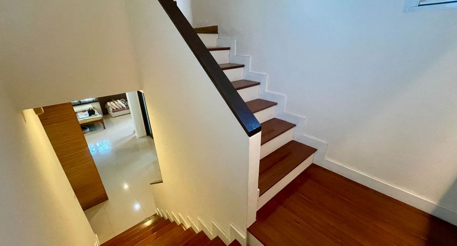 Haus zum Kauf mit 3 Zimmer in Lat Phrao, Bangkok
