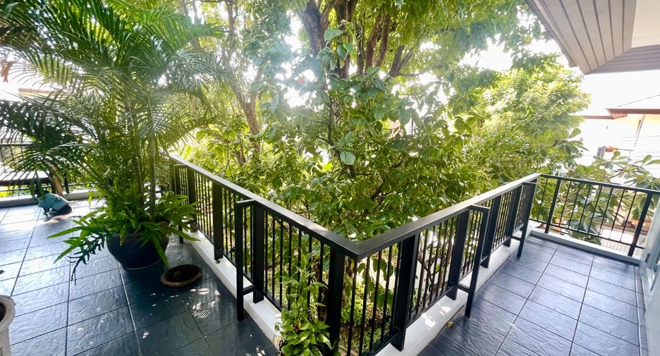 Haus zum Kauf mit 3 Zimmer in Lat Phrao, Bangkok