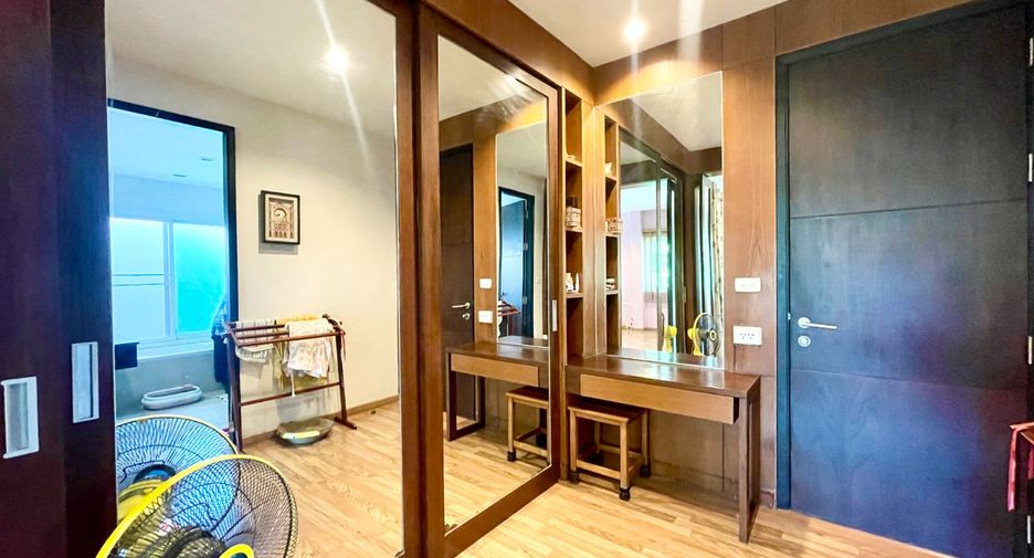 Haus zum Kauf mit 3 Zimmer in Lat Phrao, Bangkok