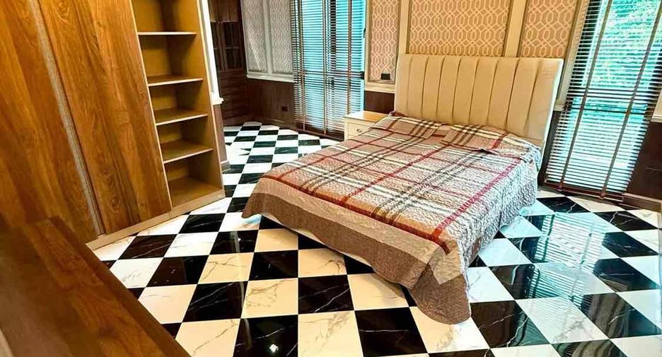 Casa en alquiler de 4 habitaciones en Bang Kapi, Bangkok