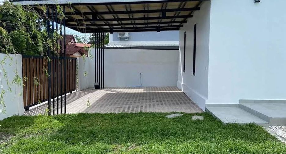 For rent 3 bedrooms villa in Bang Lamung, Chonburi