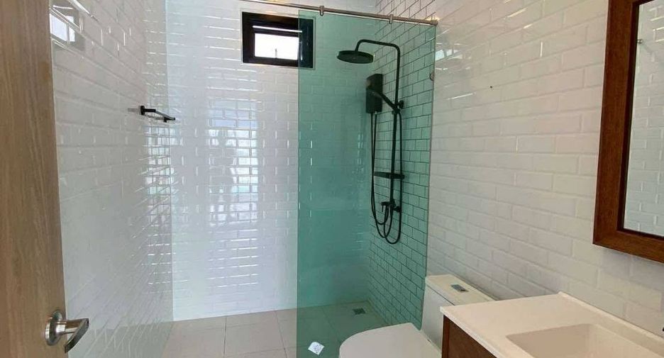 For rent 3 bedrooms villa in Bang Lamung, Chonburi