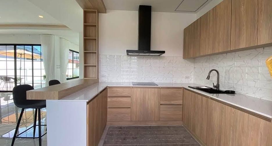For rent 3 bedrooms villa in Bang Lamung, Chonburi