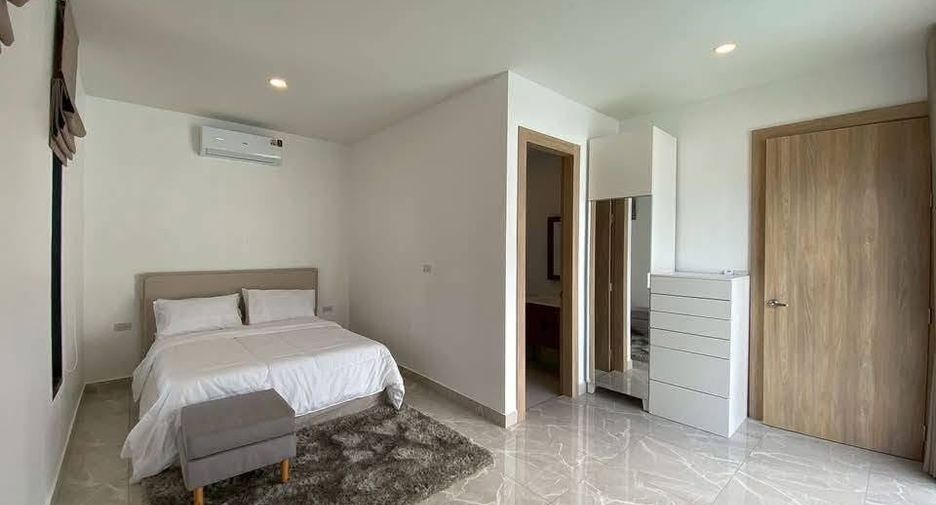 For rent 3 bedrooms villa in Bang Lamung, Chonburi