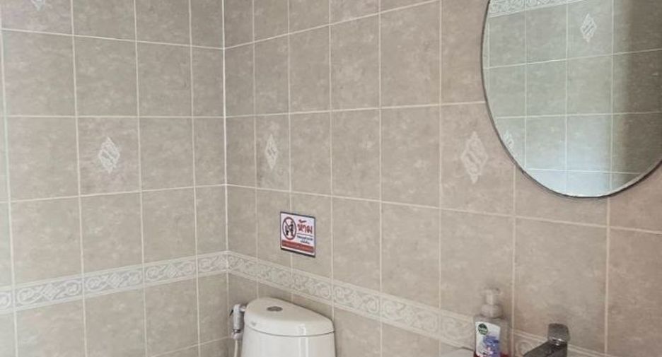 For rent 4 bedrooms townhouse in Bang Lamung, Chonburi