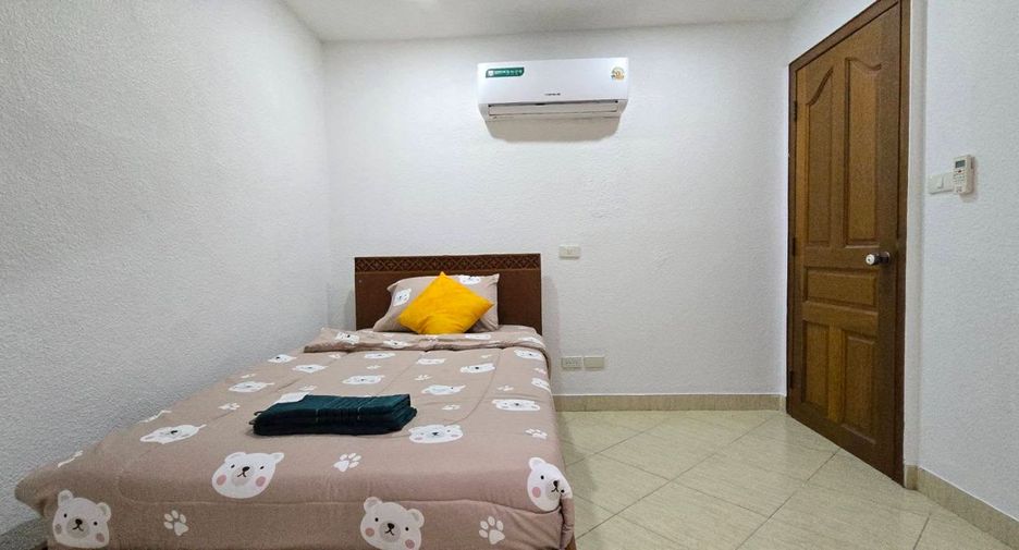 For rent 4 bedrooms townhouse in Bang Lamung, Chonburi