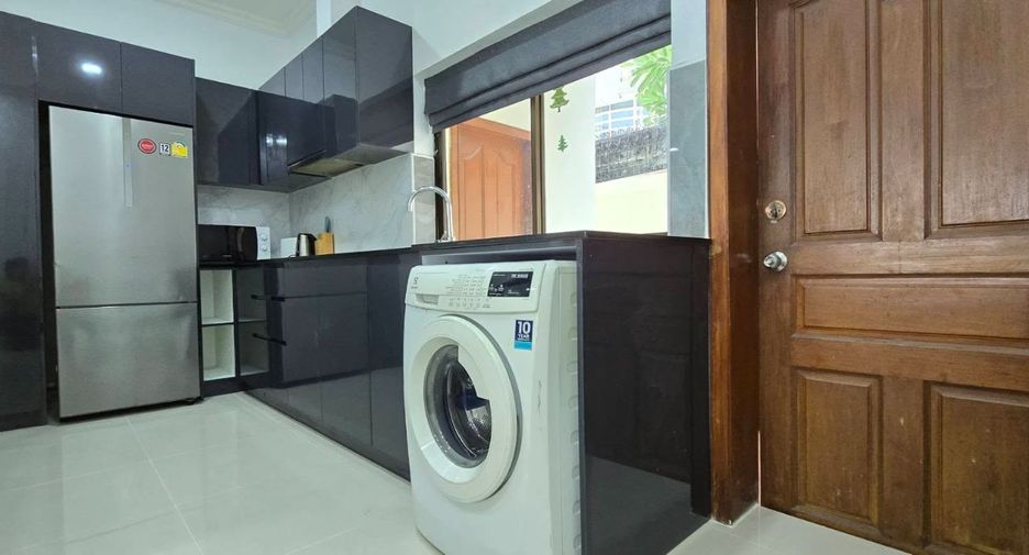 For rent 4 bedrooms townhouse in Bang Lamung, Chonburi