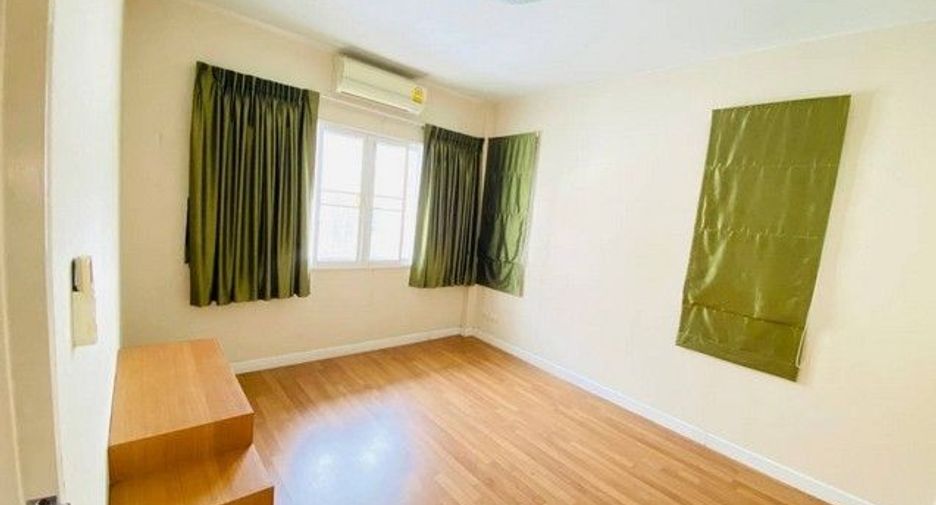 For sale 3 bedrooms house in Khan Na Yao, Bangkok