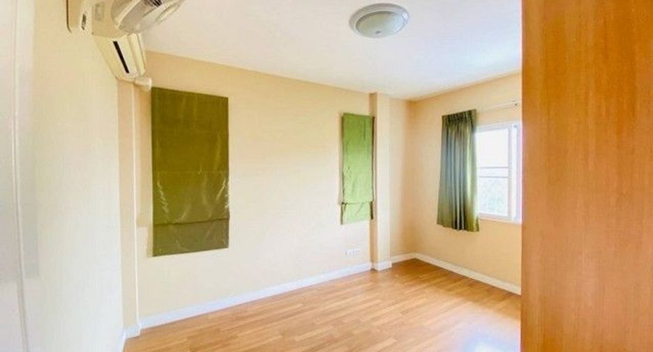 For sale 3 bedrooms house in Khan Na Yao, Bangkok