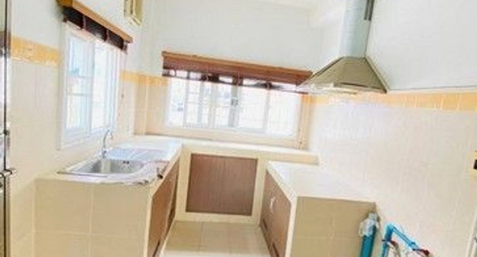 For sale 3 bedrooms house in Khan Na Yao, Bangkok