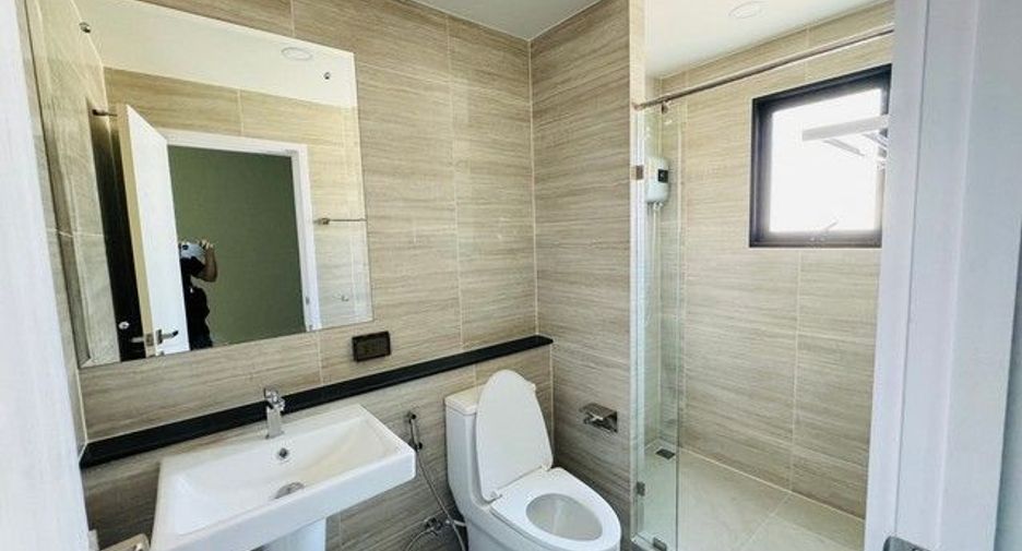 For sale 4 bedrooms house in Khlong Sam Wa, Bangkok