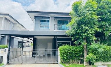 Casa en venta de 4 habitaciones en Khlong Sam Wa, Bangkok